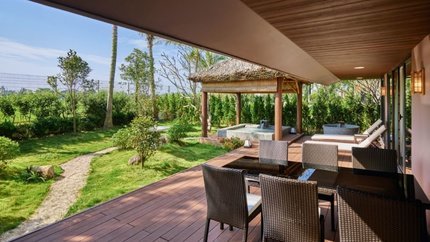 Khuôn viên bên ngoài villa