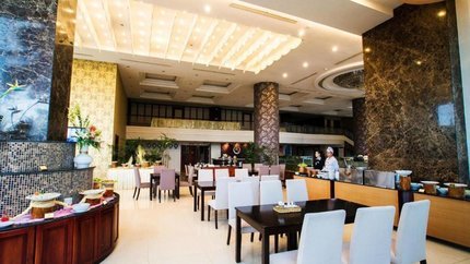 Nhà hàng đa dạng các món ăn