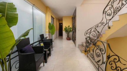 Lối đi giữa các tầng tại Kén Hotel By Connek Hanoi