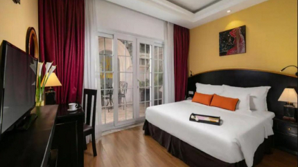 Phòng Suite with Balcony Kén Hotel By Connek Hanoi