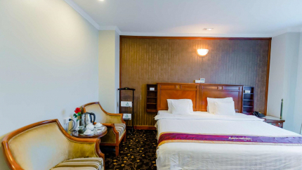 Phòng Sang Trọng Hướng Thành Phố