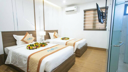 Tiện nghi đầy đủ, sàn nhà lát gỗ