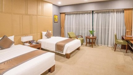 Phòng rất thoáng nhờ cửa kính lớn