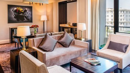 Phòng khách Diplomatic Suite