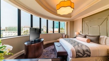 Phòng ngủ sang trọng hướng thành phố