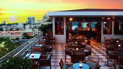 Quán bar ngoài trời