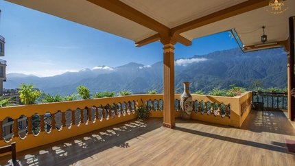 Ban công nhìn ra toàn cảnh