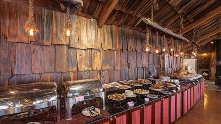 Quầy buffet đa dạng tại nhà hàng