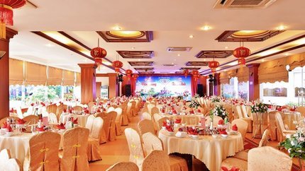 Nhà hàng tại khách sạn