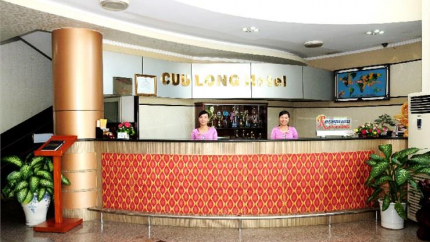 Lễ tân Khách sạn Cửu Long Cần Thơ