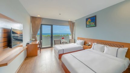Deluxe Seaview Triple