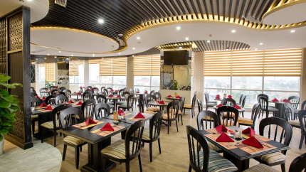 Không gian nhà hàng sang trọng