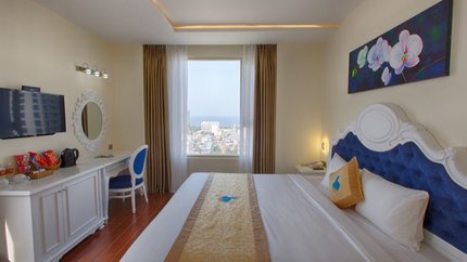 Cửa sổ phòng hướng thành phố