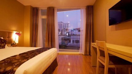 Phòng rất thoáng, có ban công lớn