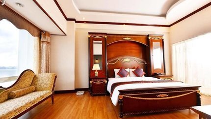Phòng thoáng đãng với cửa sổ lớn