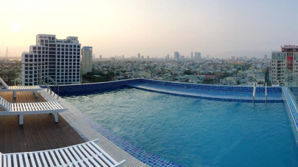 Bể bơi trên tầng thượng 3