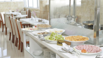 Quầy Buffet Khách sạn Hà Hiển Signature