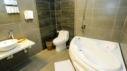 Phòng Tắm -  Phòng Family Suite