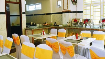 Nhà Hàng Sang Trọng