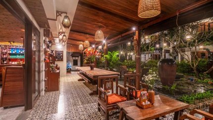 Không gian yên tĩnh cho khách hàng trò chuyện