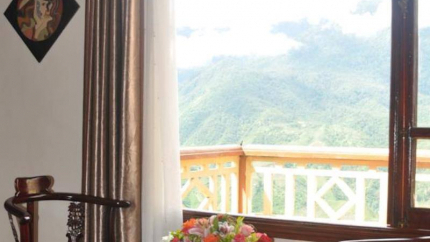 Khách sạn Holiday