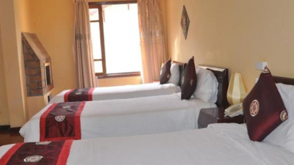 Khách sạn Holiday