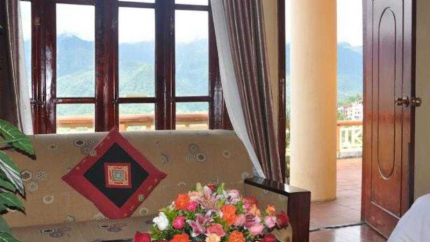 Khách sạn Holiday