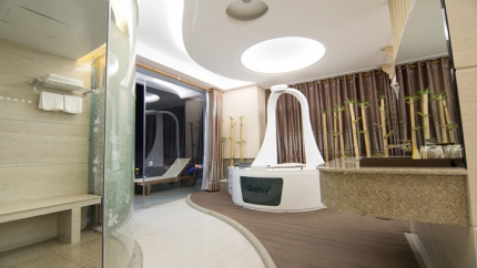 Phòng tắm Khách sạn Holiday One Cần Thơ