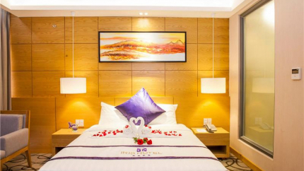 Phòng Suite Khách sạn Iris Cần Thơ