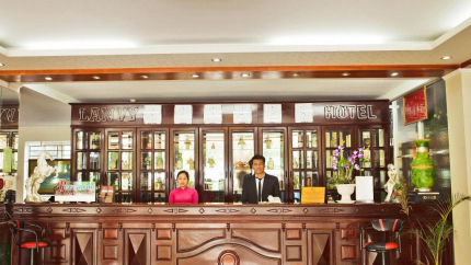 Lễ tân Khách sạn Lan Vy Cần Thơ