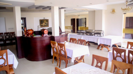 Nhà Hàng Khách sạn Le Petit Paris Đà Lạt