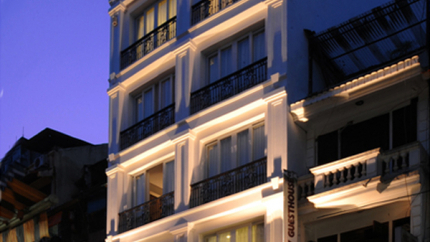 Khách sạn về đêm
