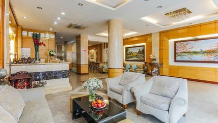 Sảnh khách sạn và quầy lễ tân
