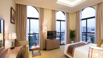 Phòng Junior Suite Merperle Crystal Palace Hotel