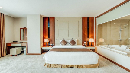 Phòng Deluxe Triple tại khách sạn Mường Thanh Luxury Bắc Ninh