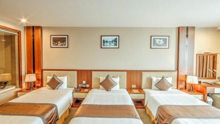 Phòng Deluxe Triple tại Mường Thanh Luxury 5 sao