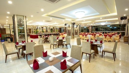 Nhà hàng Cầu Mây sang trọng