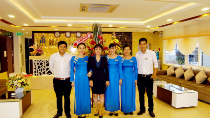 Khách sạn Nam Hùng