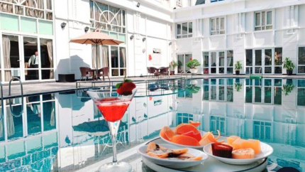 Hồ bơi Khách sạn Ninh Bình Legend