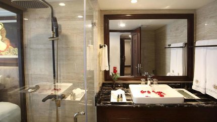 Phòng vệ sinh Deluxe khách sạn 3* Paris Boutique Sapa