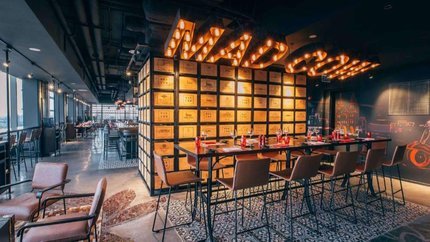 Không gian nhà hàng sang trọng tại khách sạn