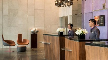 Quầy lễ tân khách sạn