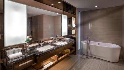 Phòng tắm rộng và đầy đủ tiện nghi