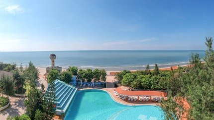 Hồ bơi ngoài trời