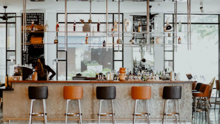 Quầy Bar Khách sạn Renaissance Riverside Sài Gòn