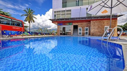 Bể bơi ngoài trời