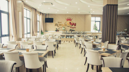 Nhà Hàng Royal Huy Hotel