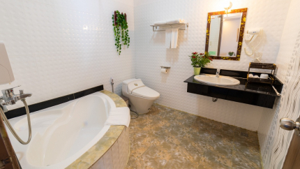 Phòng tắm Khách sạn Rum Vàng Đà Lạt