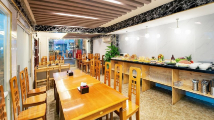 Nhà Hàng Eden Garden Hotel