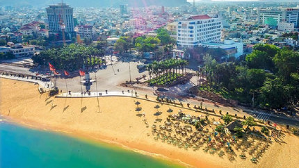 Bãi Biển Nhìn Từ Khách Sạn